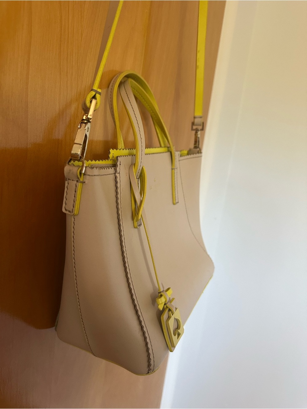 Kate Spade Ivy Drive Small Loryn - Picture 3 of 9